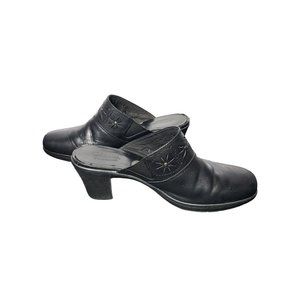 Clarks Bendables Women's Leather Floral Cutout Slip On Wedge Heel Shoes Size 8.5